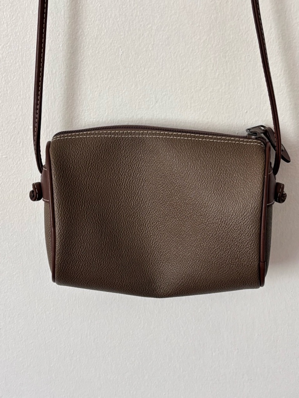 Vintage ESPRIT brown & tan leather barrel purse - Picture 3 of 6